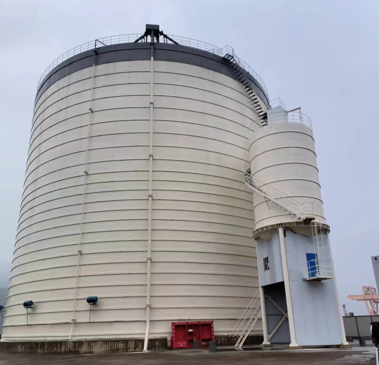 青山10万吨水泥钢板库